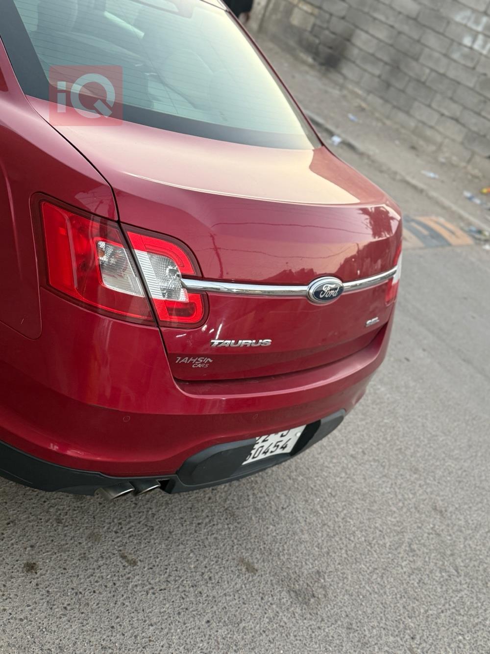 Ford Taurus